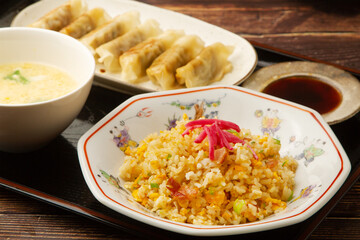 チャーハンと餃子の定食