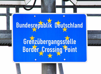 Hamburg EU-Grenzschild am Hafen