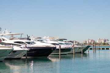 Fototapeta premium yacht boat in harbor. luxury yacht boat for traveling. photo of yacht boat in miami. yacht boat