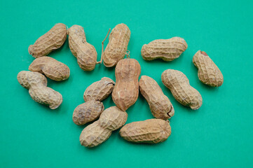 peanuts in shell