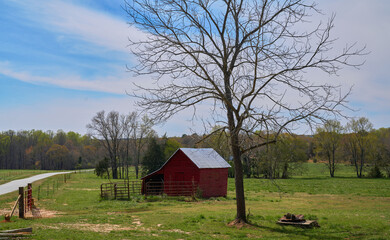 Fototapeta premium Little red barn from years past