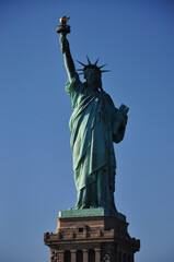 Fototapeta premium Vertical shot of the Statue of Liberty in New York