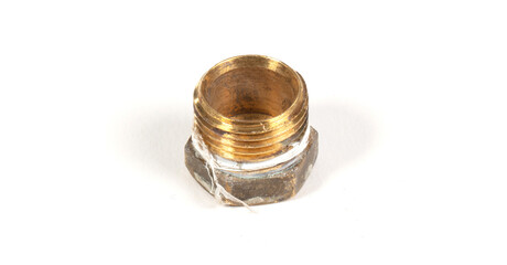 Brass fitting for plumbing pipes, connector for two different sizes