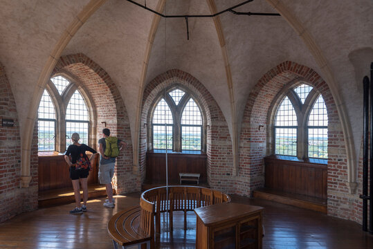 Aussichtsgalerie des Kirchturmes Lange Jahn in Middelburg. Provinz Zeeland in den Niederlanden
