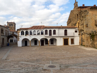 Plaza porticada de Garrovillas de Alconétar (siglos XV-XVI). Una de las más bellas de España....