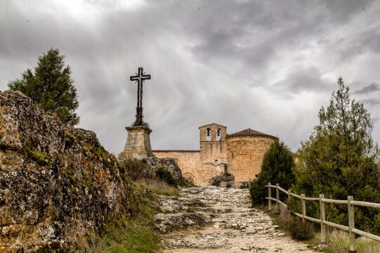 Ermita rom&aacute;nica de San Frutos (siglo XII). Carrascal del R&iacute;o, Segovia, Espa&ntilde;a.