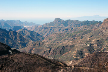 Fototapeta na wymiar View on Gran Canaria mountains and twisty road from village Crus de Tejede, Spain