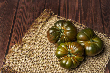 It is originally from Spain. The Raf tomato Marmande is a variety which stands out for its flavor and texture, as well as its resistance to water with high salt content