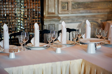 table setting in restaurant