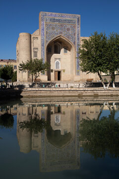 Lyabi Khauz Lake, Nodir Devonbegi Tekke in the background, Bukhara