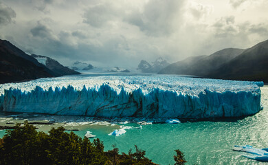 Antarctica glacier ice formation global warming sea level rising due to climate change