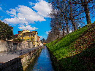 Fototapeta na wymiar Italia, Toscana, la città di Lucca. Un canale di acqua