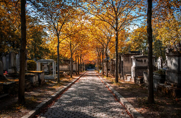 Paris, France, Oct 2022, view of an alley in the Père Lachaise cemetery  - 583951578