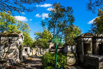 Paris, France, Oct 2022, view of an alley in the Père Lachaise cemetery  - 583951595