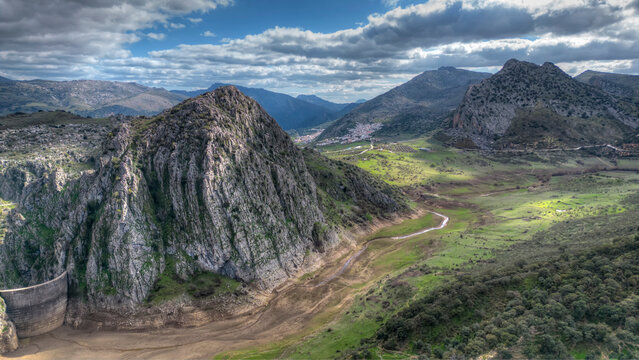 vista a&eacute;rea de la presa de Montejaque en la provincia de M&aacute;laga, Espa&ntilde;a