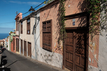 Fototapeta na wymiar Calle del pueblo de La Orotava, Tenerife. Islas Canarias. 