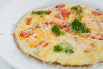 omelet with spinach and bacon