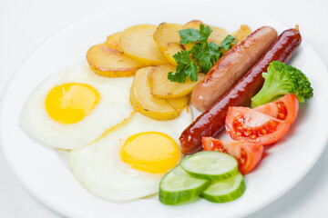 fried eggs with bacon