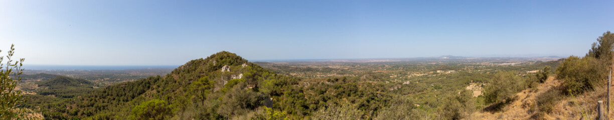 Fototapeta na wymiar Panoramablick über den östlichen Teil von Mallorca