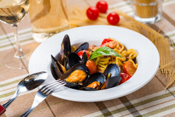 mussels with seafood