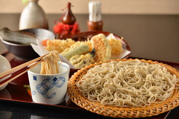 天ぷらとざる蕎麦のセット
