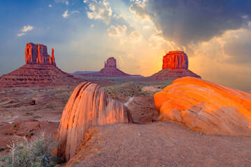 monument valley famous Mitten buttes in early morning