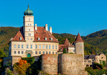 Fototapeta na wymiar Schonbuhel castle in Wachau valley on Danube river, Austria