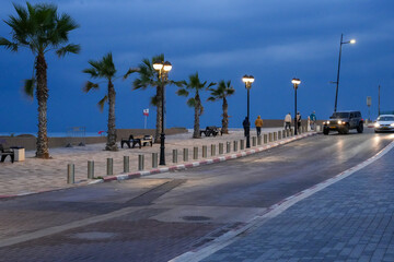 Fototapeta na wymiar boardwalk near the sea