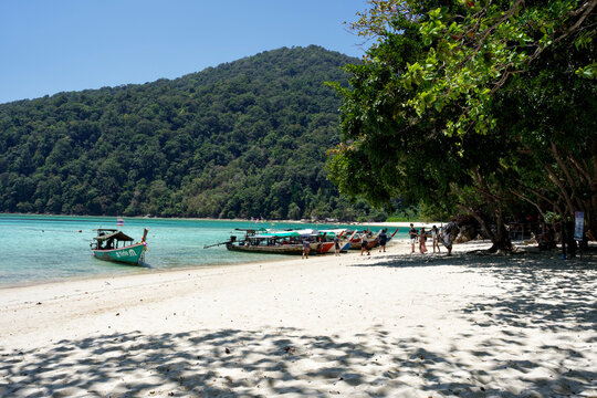 Image of Su Rin Islands in Phuket, Thailand.