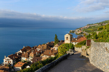 Village dans les vignobles du Lavaux en Suisse 