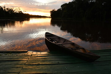 Fototapeta premium boat at sunset
