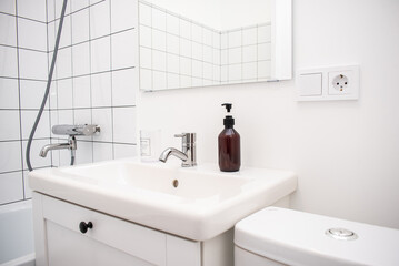 Obraz na płótnie Canvas modern bathroom sink and faucet