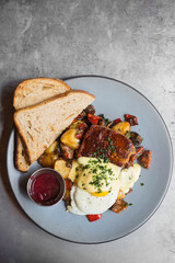 Breakfast hash with toast