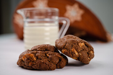 cookies and milk