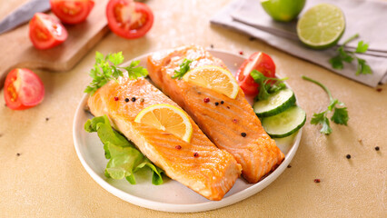 grilled salmon steak with lemon
