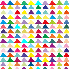 Fondo geométrico abstracto con triángulos de colores variados.