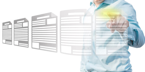 Mann brührt als Hologramm dargestellte Dokumente