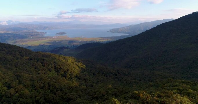 Monta&ntilde;as de pasto Colombia