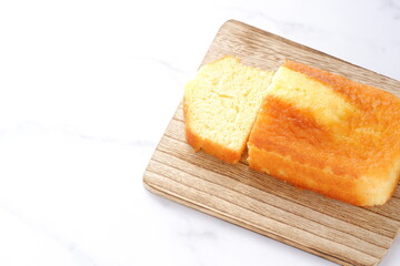 ふんわり、しっとりとした食感でやさしい甘さのパウンドケーキ