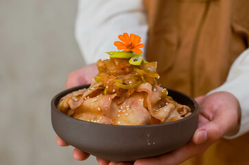 Grilled Pork Belly Sliced ​​Rice with Fragrant Sauce Topped with Stir Fried Onions.