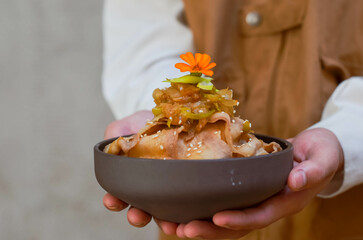 Grilled Pork Belly Sliced ​​Rice with Fragrant Sauce Topped with Stir Fried Onions.