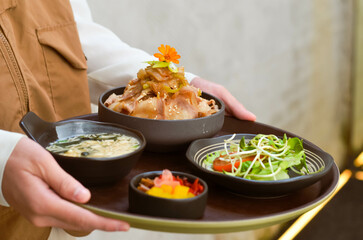 Grilled Pork Belly Sliced ​​Rice with Fragrant Sauce Topped with Stir Fried Onions.