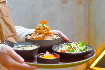 Grilled Pork Belly Sliced ​​Rice with Fragrant Sauce Topped with Stir Fried Onions.