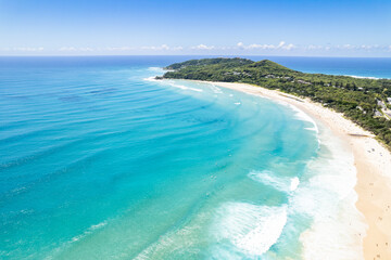 Fototapeta na wymiar Looking along the coastline of an Australian shore