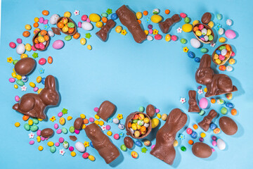 Obraz premium Easter chocolate egg and bunny background