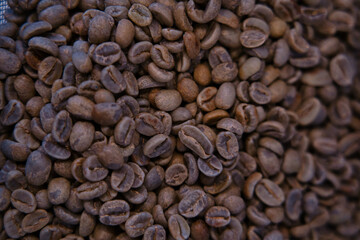 焙煎後のコーヒー豆