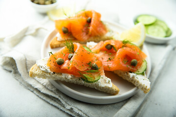 Smoked salmon with cream cheese on toast