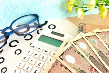 目にかかるお金　眼鏡やコンタクトや矯正