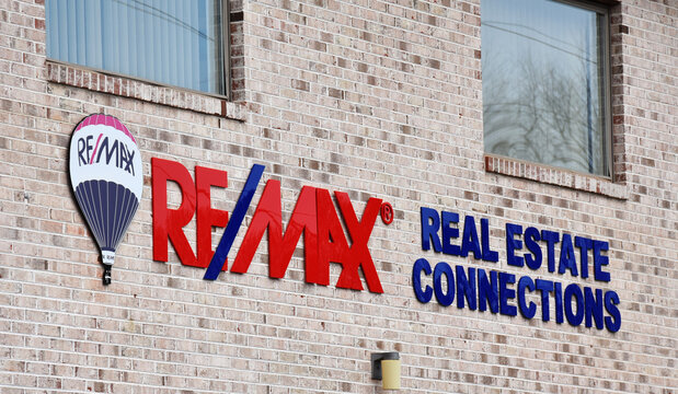 RE/MAX Real Estate Connections Sign