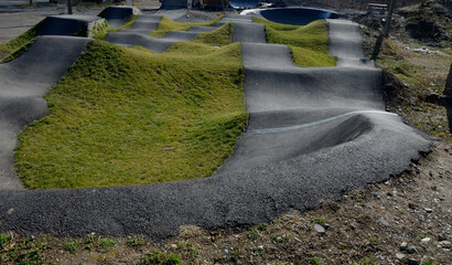 bike path in the car park Pumping (moving up and down) is used instead of pedaling and bouncing to...